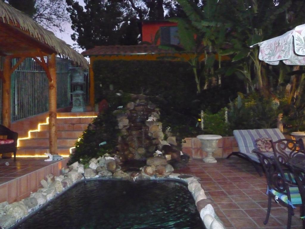 Woodland Hills Calabasas Guesthouses Лос Анджелис Екстериор снимка
